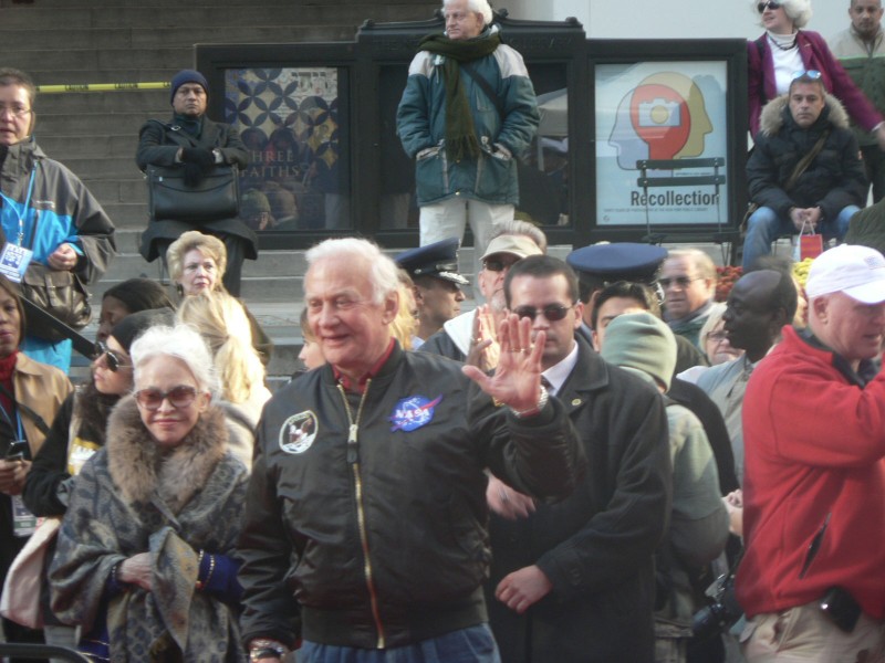 buzzaldrin.jpg