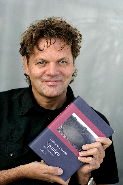 Thomas Gustafsson, liten storlek bok.jpg