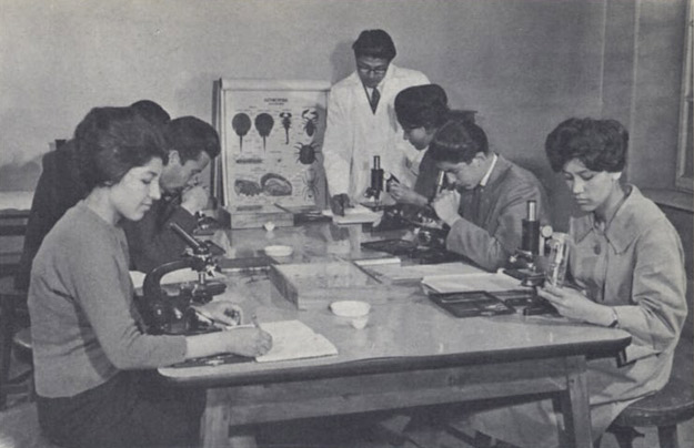 biology class , Kabul University.jpg