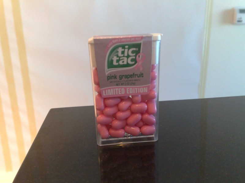 rosa bandet tic tac