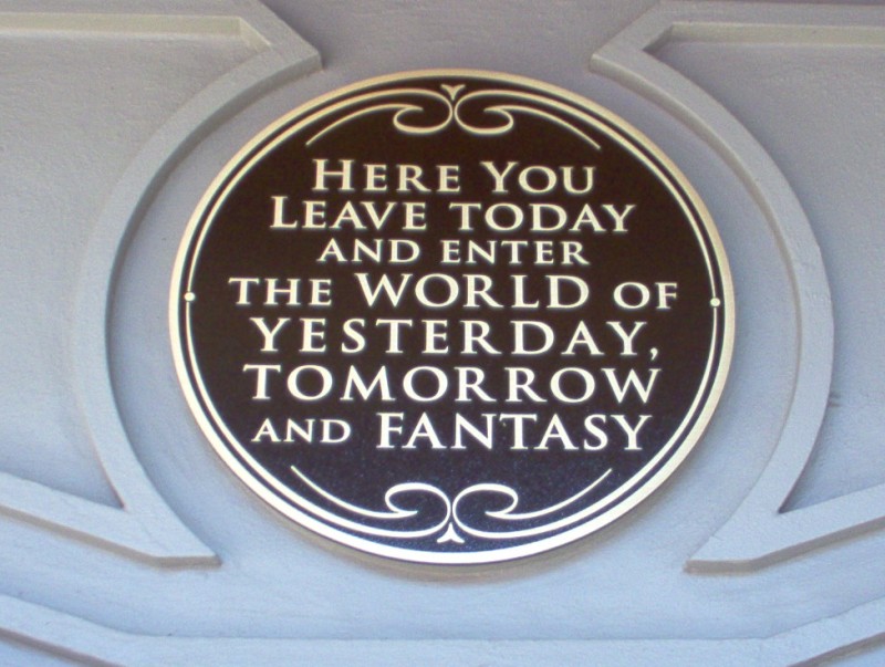 magic-kingdom-entrance-11-06.jpg