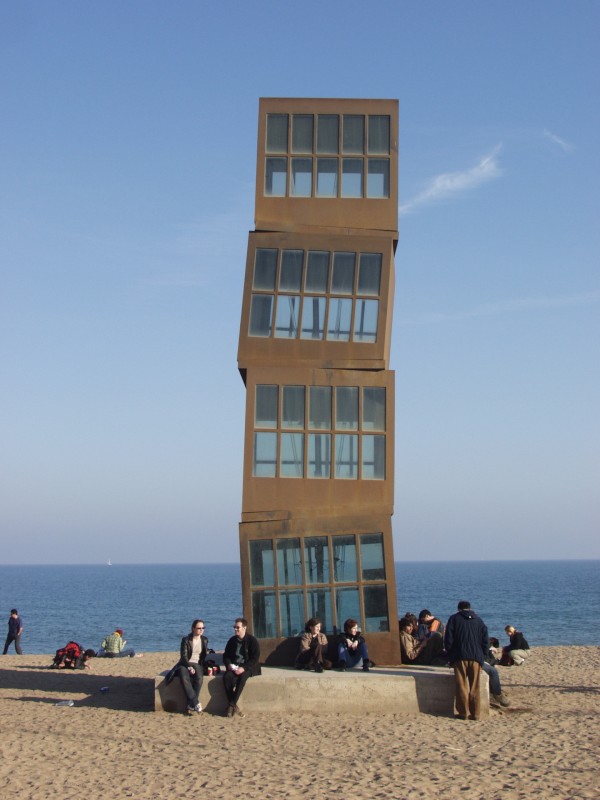 barcelona-sculpture-on-beach.jpg