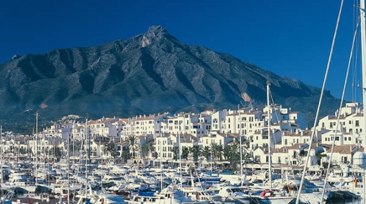 Puerto_Banus_Marbella_Costa_del_Sol_Spain_04-530x295.jpg