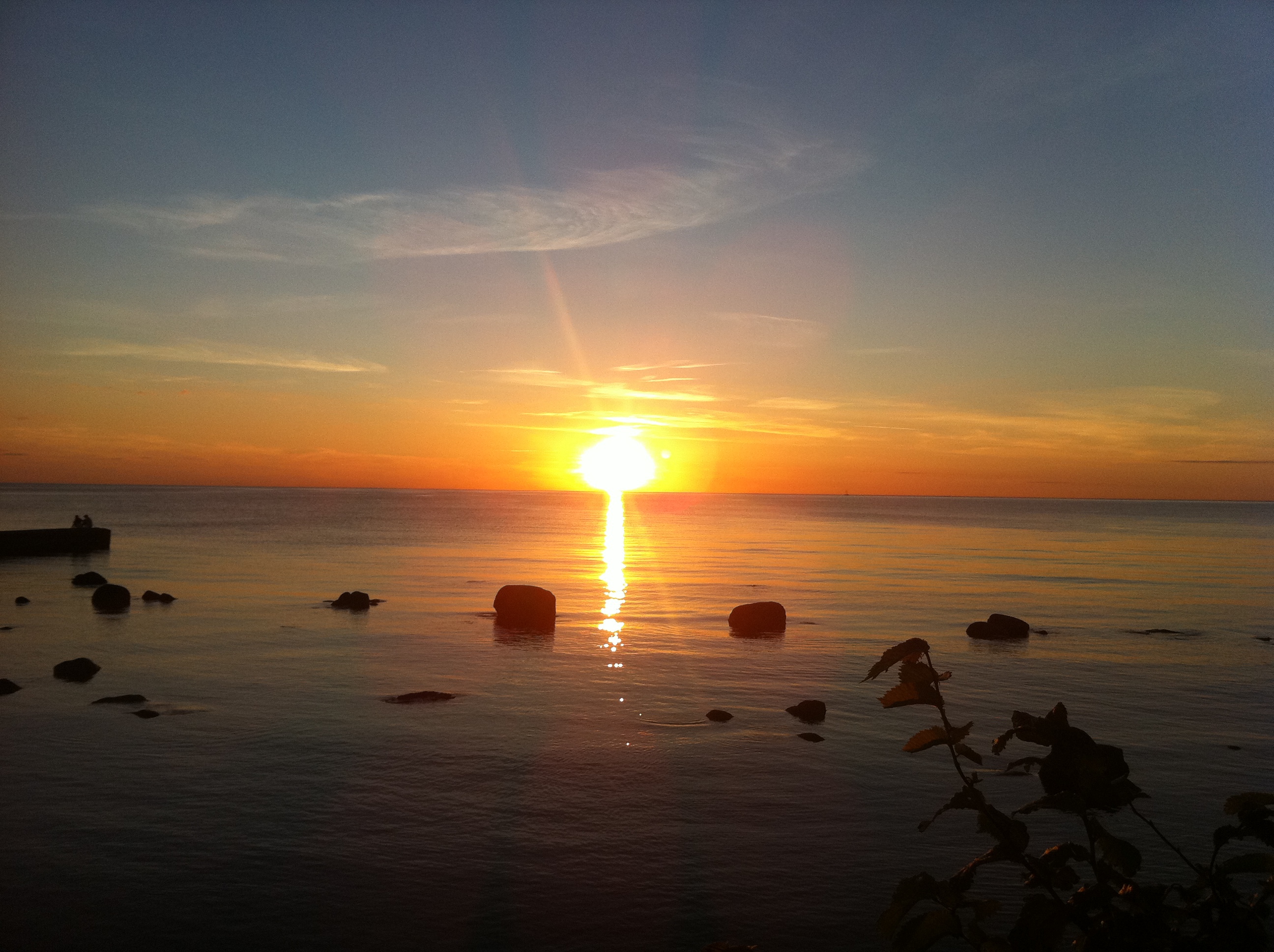 En magisk påklädd solnedgång från Gotland.