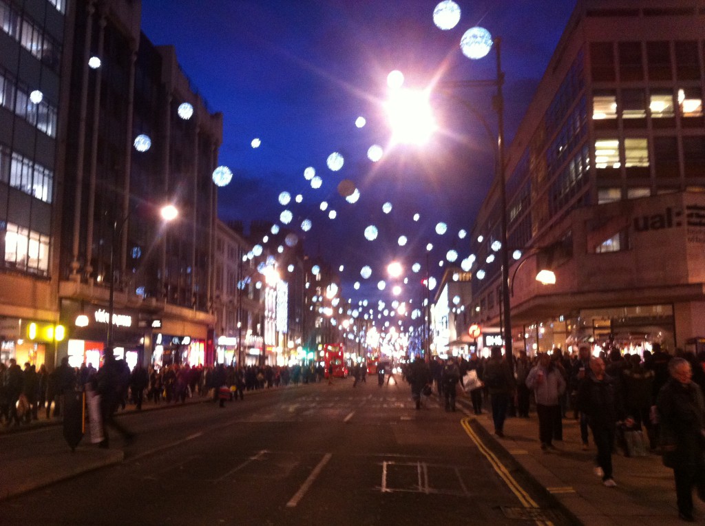 Oxford Street innan julhandeln - att älska eller hata.