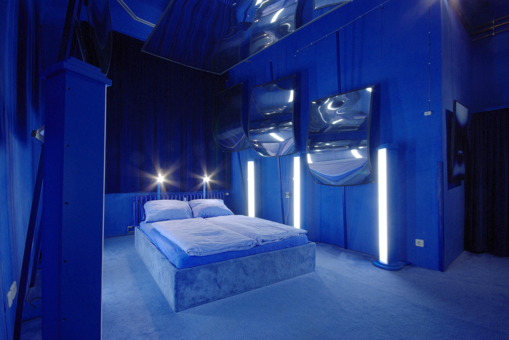 Blue-Room_left