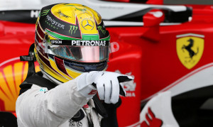 Formula One - F1 - Brazilian Grand Prix - Circuit of Interlagos, Sao Paulo, Brazil - 12/11/2016 - Mercedes' driver Lewis Hamilton of Britain celebrates pole position after the qualifying session. REUTERS/Paulo Whitaker