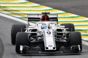 Alfa Romeo Sauber's Swedish driver Marcus Ericsson powers his car, during the second free practice of the F1 Brazil Grand Prix at the Interlagos racetrack in Sao Paulo, Brazil on November 9, 2018. (Photo by EVARISTO SA / AFP)
