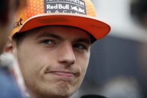 Max Verstappen har skrivit kontrakt med Red Bull