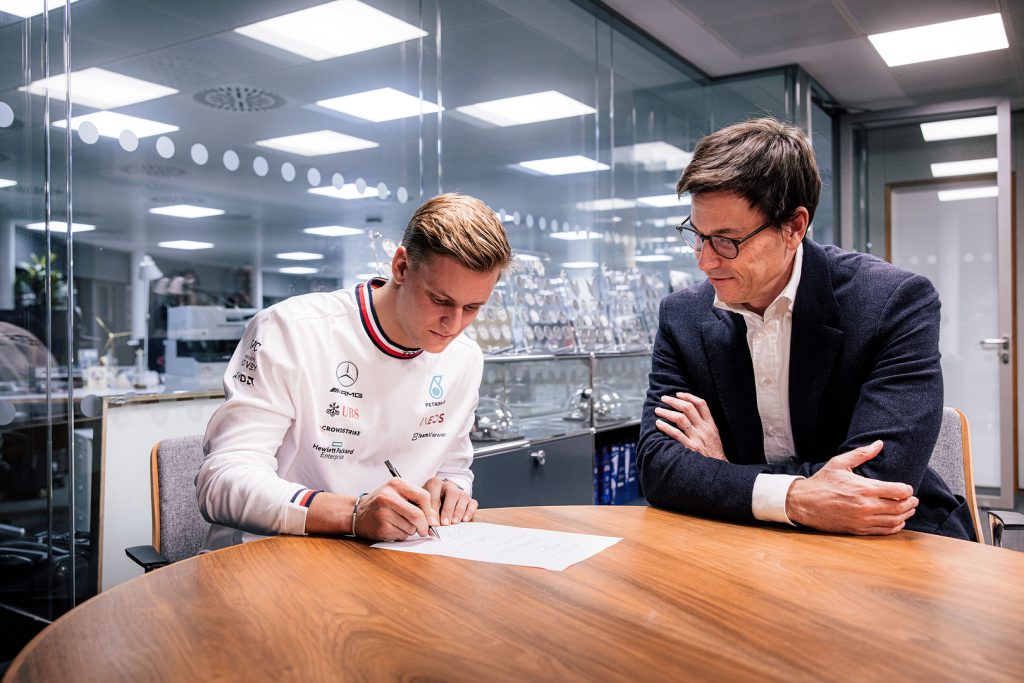 Mick Schumacher testföare hos Mercedes