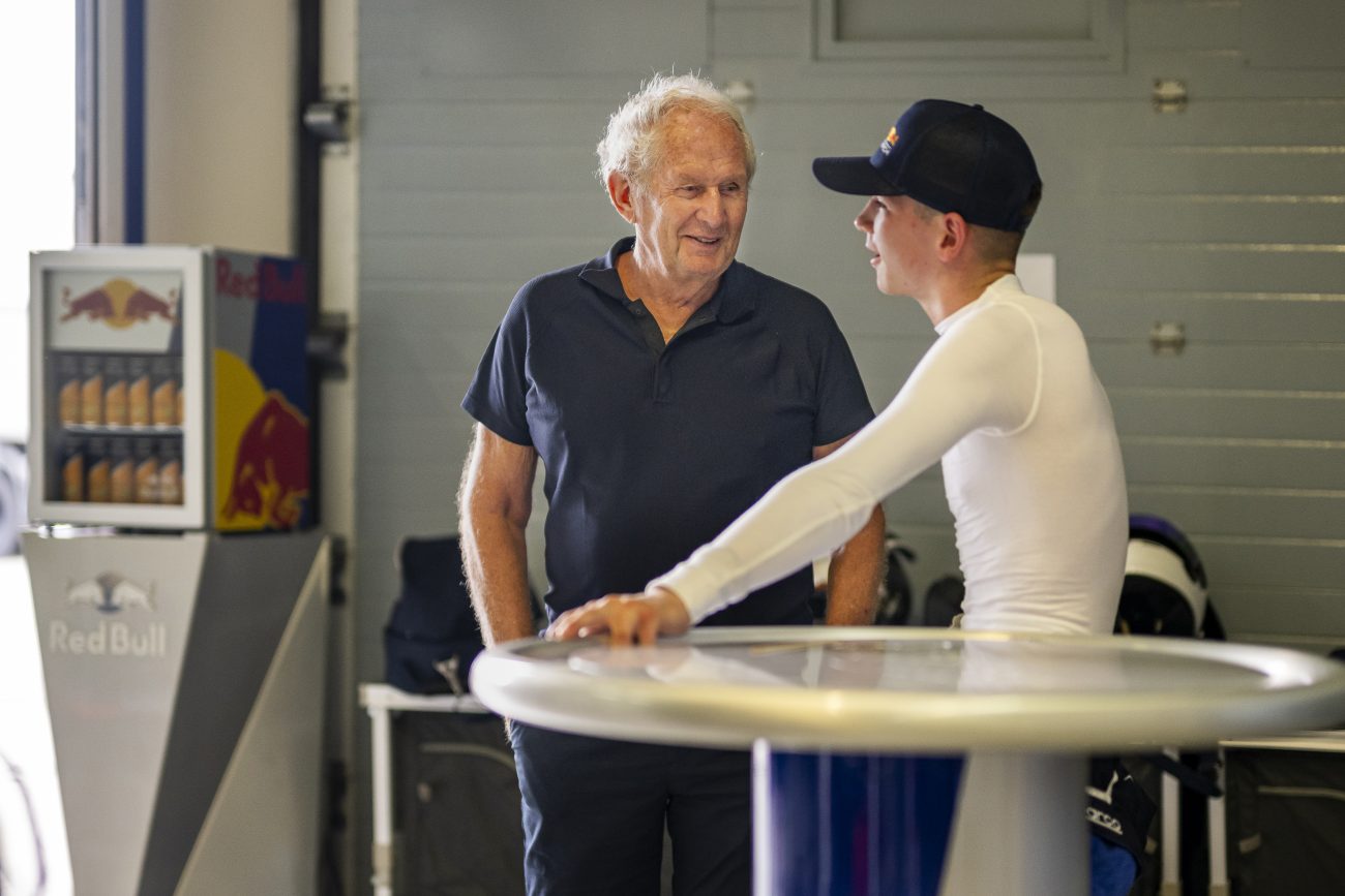 Lindblom Red Bull Junior Team drömmer om att en dag tävla i F1. 