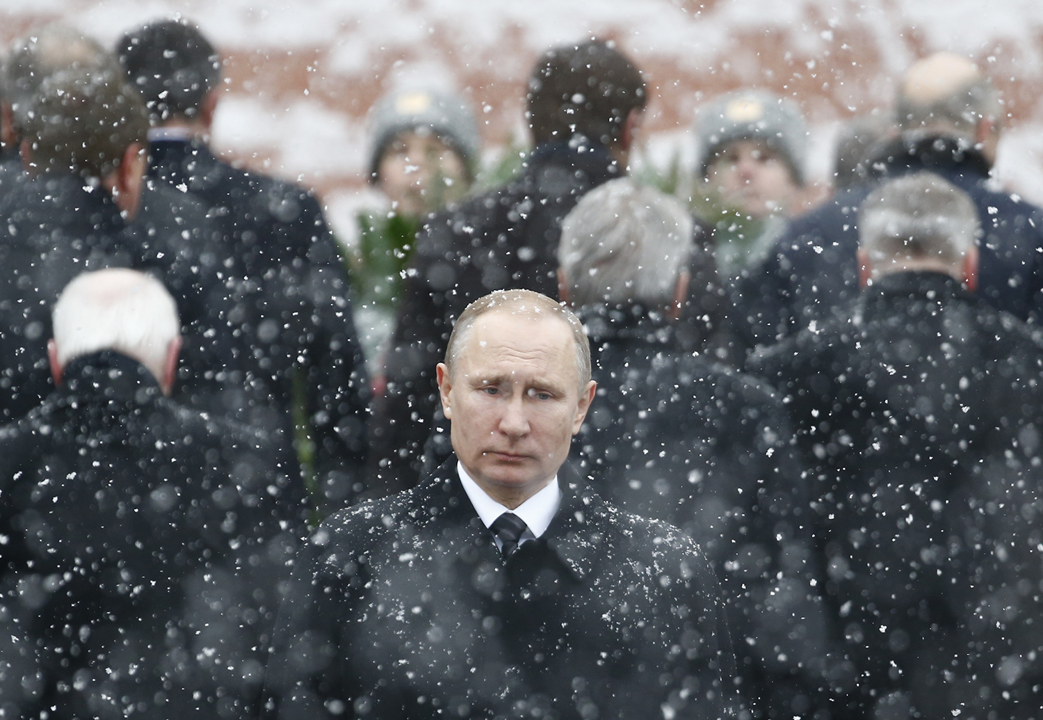 MOSCOW 2017-02-23 Russian President Vladimir Putin attends a wreath laying ceremony to mark the Defender of the Fatherland Day at the Tomb of the Unknown Soldier by the Kremlin wall in central Moscow, Russia February 23, 2017. REUTERS/Sergei Karpukhin TPX IMAGES OF THE DAY Photo: / REUTERS / TT / kod 72000