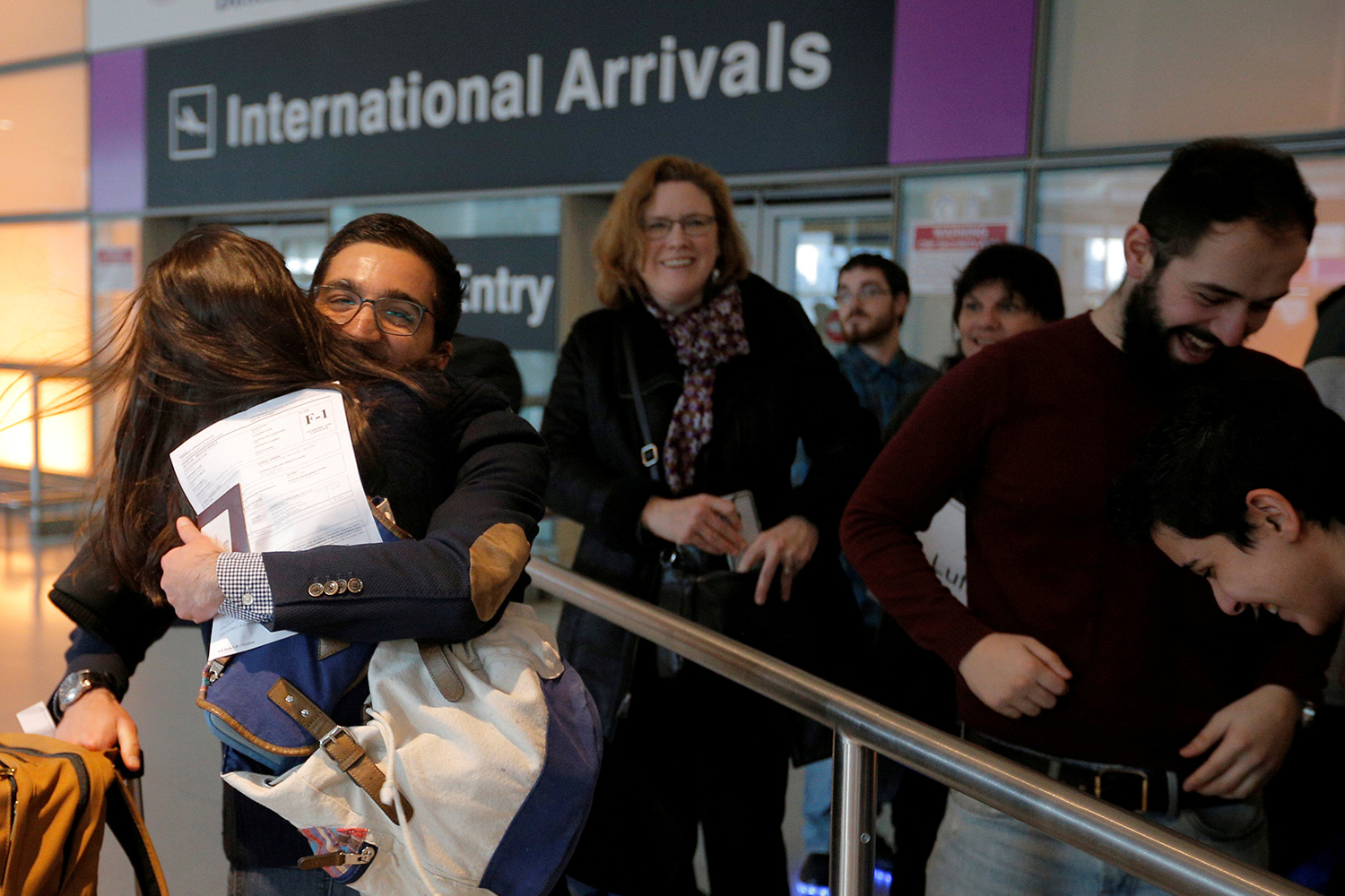 BOSTON 2017-02-04 Behnam Partopour, a Worcester Polytechnic Institute (WPI) student from Iran, is greeted by his sister Bahar (L) at Logan Airport after he cleared U.S. customs and immigration on an F1 student visa in Boston, Massachusetts, U.S. February 3, 2017.  Partopour was originally turned away from a flight to the U.S. following U.S. President Donald Trump's executive order travel ban.   REUTERS/Brian Snyder     TPX IMAGES OF THE DAY Photo:  / REUTERS / TT / kod 72000