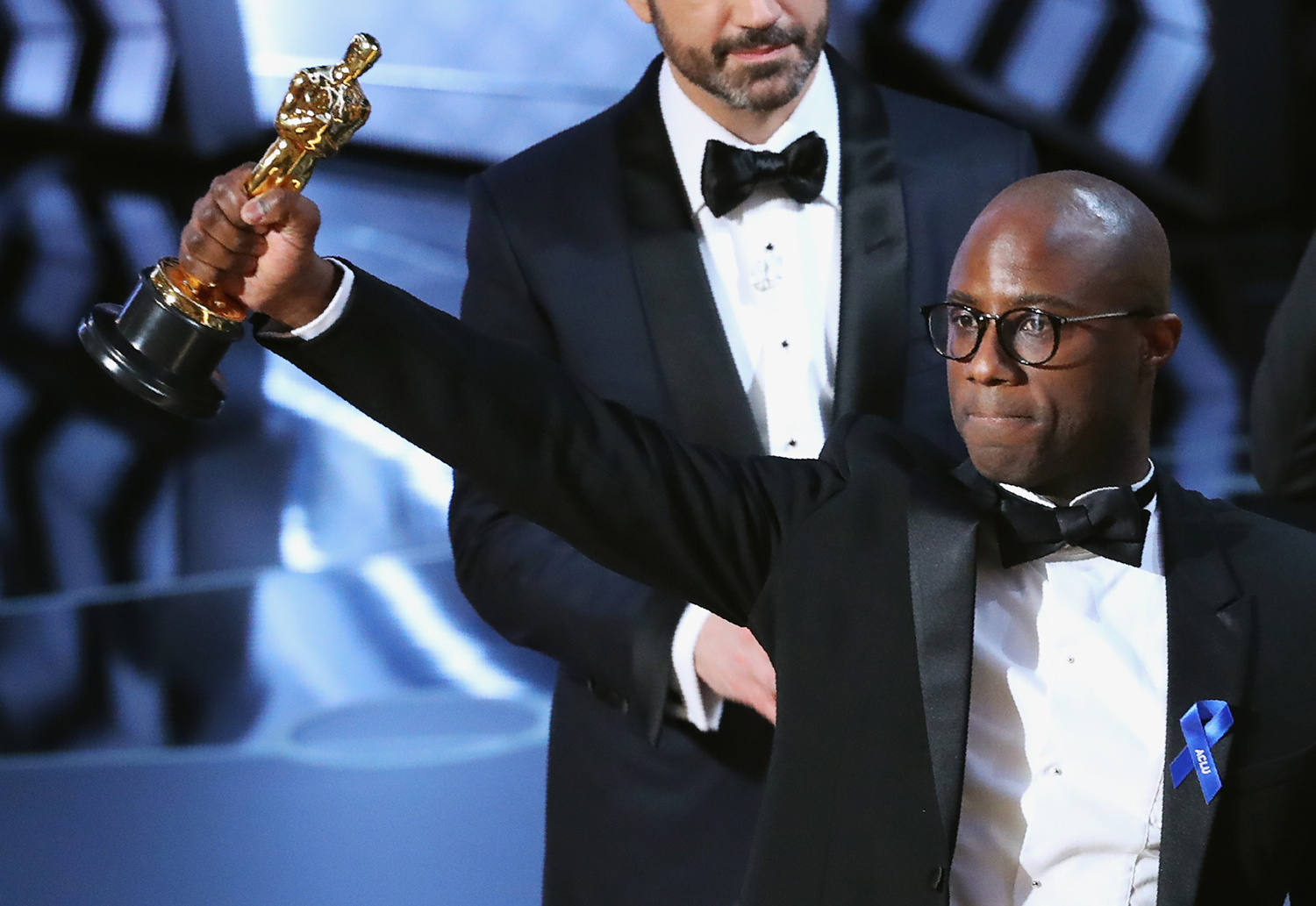 Los Angeles 2017-02-27 89th Academy Awards - Oscars Awards Show - Hollywood, California, U.S. - 26/02/17 - Director Barry Jenkins holds the Oscar as Moonlight wins Best Picture. REUTERS/Lucy Nicholson TPX IMAGES OF THE DAY Photo: / REUTERS / TT / kod 72000