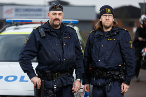 foto : anders andersson anders@andersa. : till granskningen av polisen. pierre sinclair, klippan, till vnster.