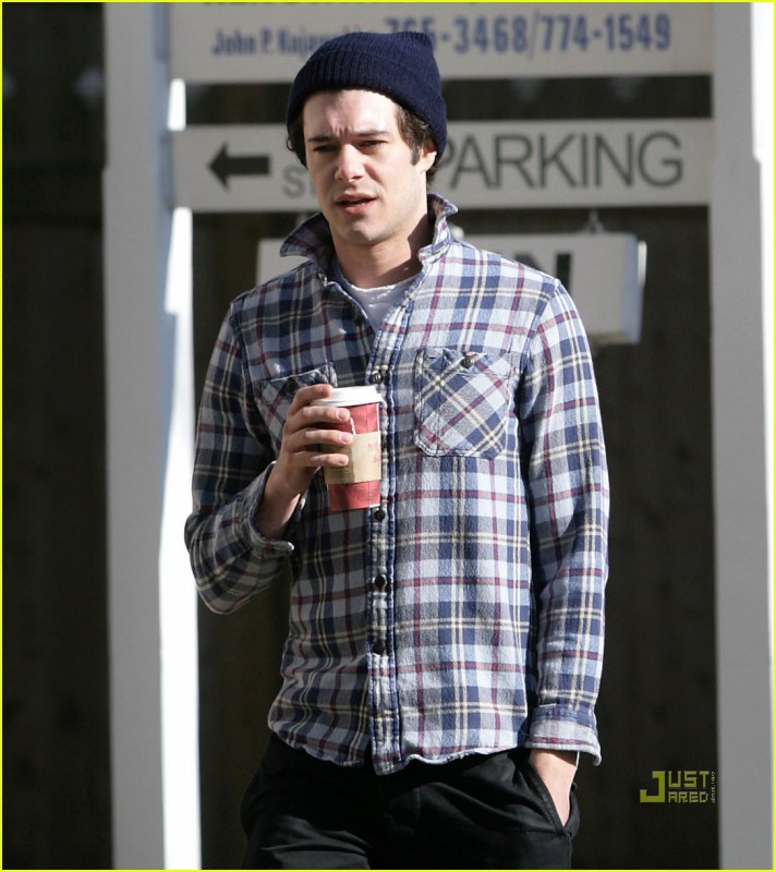 adam-brody-sans-dianna-agron-02.jpg