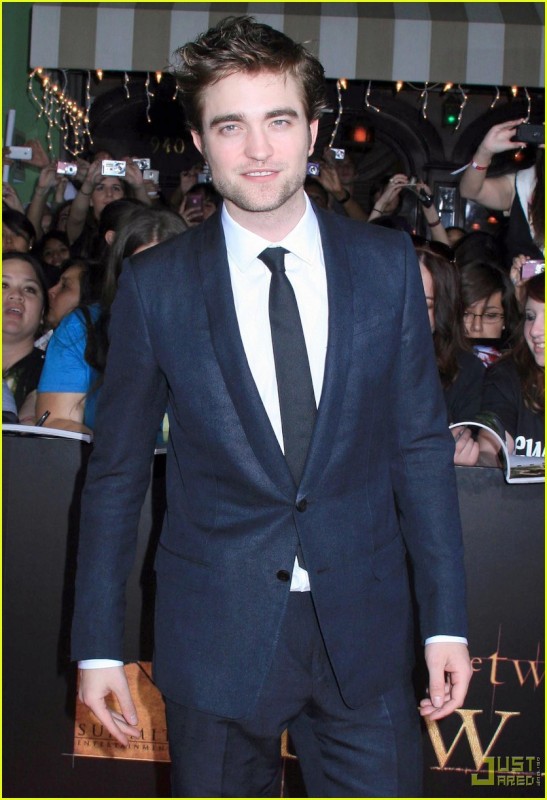 robert-pattinson-twilight-premiere-11.jpg