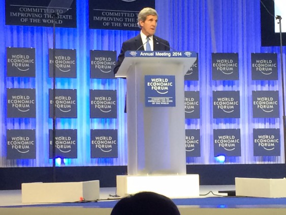 USA:s utrikesminister John Kerry förnekar att USA dragit sig tillbaka från världen.
