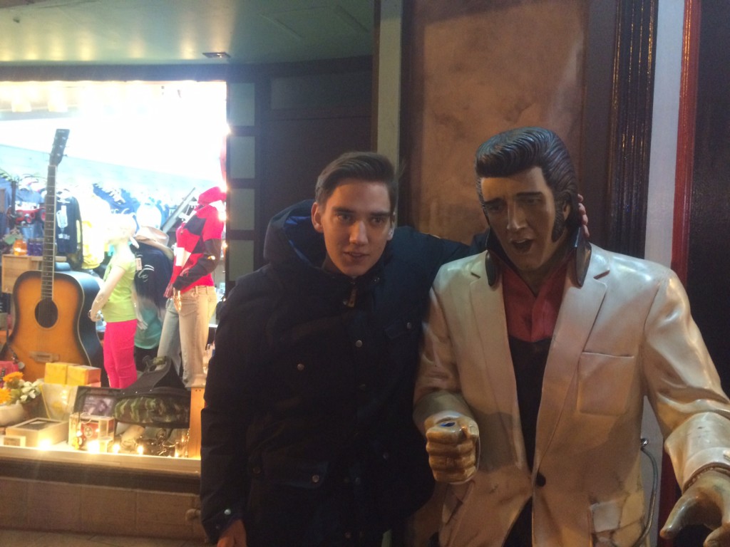 EKAN O ELVIS