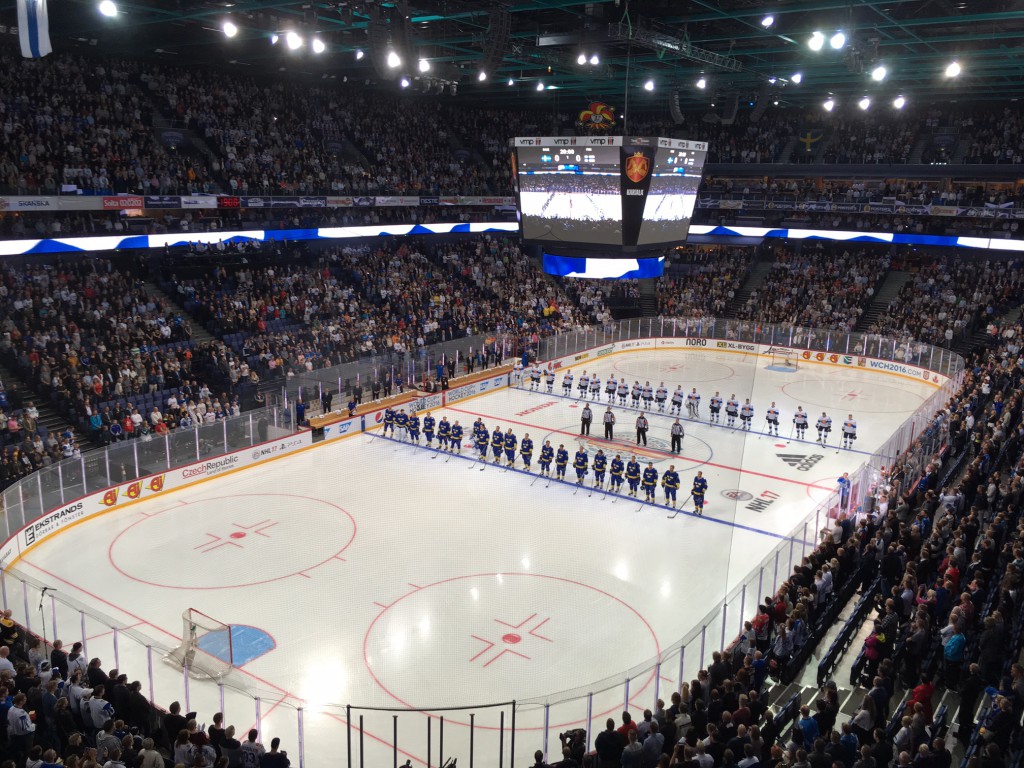 – Oi maamme Suomi!