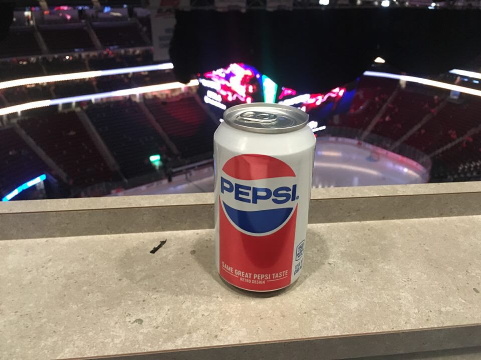Men vi föredrar ju Pepsi – i retroburk!