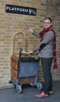 Förutom att besöka en massa inspelningsplatser och andra viktiga Harry Potter-ställen i London, så fick jag också äntligen besökt perrong 9 3/4 för en bild när jag jobbade med guiden.