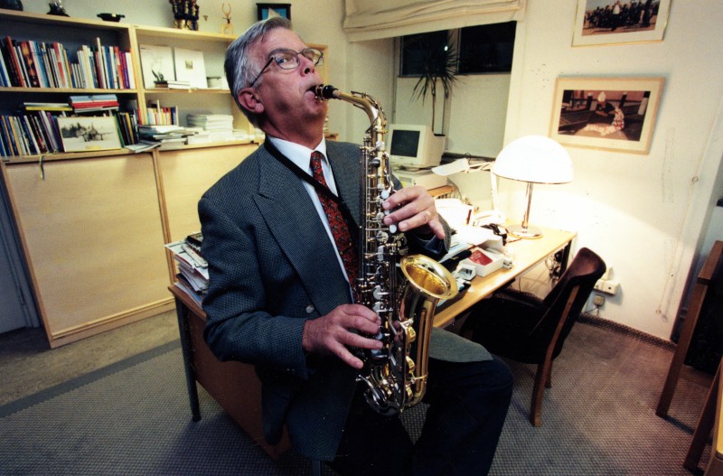 ALF SVENSSON SPELAR SAX