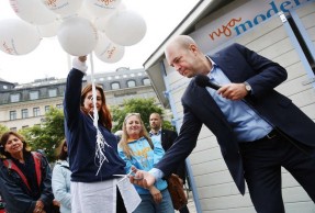 Fredrik Reinfeldt på torgmöte i Stockholm Foto: Gustav Mårtensson