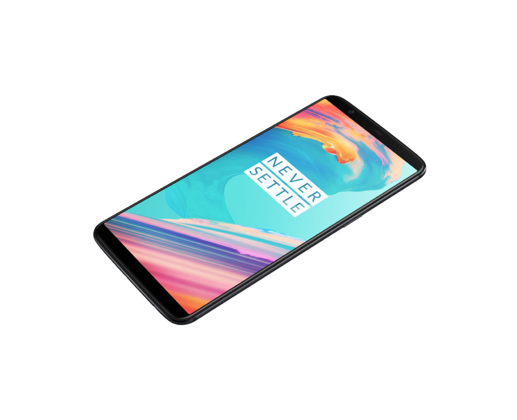 OnePlus5T-FrontLaying