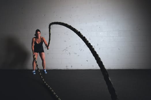 Den variationsrikedom som kommer genom att träna CrossFit kommer boosta såväl dina fysiska resultat som motivationsnivåer. 