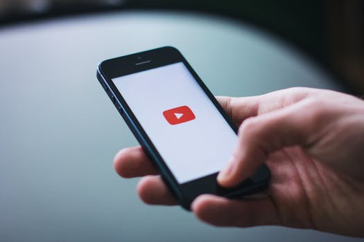 Behövs en hjälpande knuff? Här är Youtubekanalerna som maxar 2018's träningsmotivation!