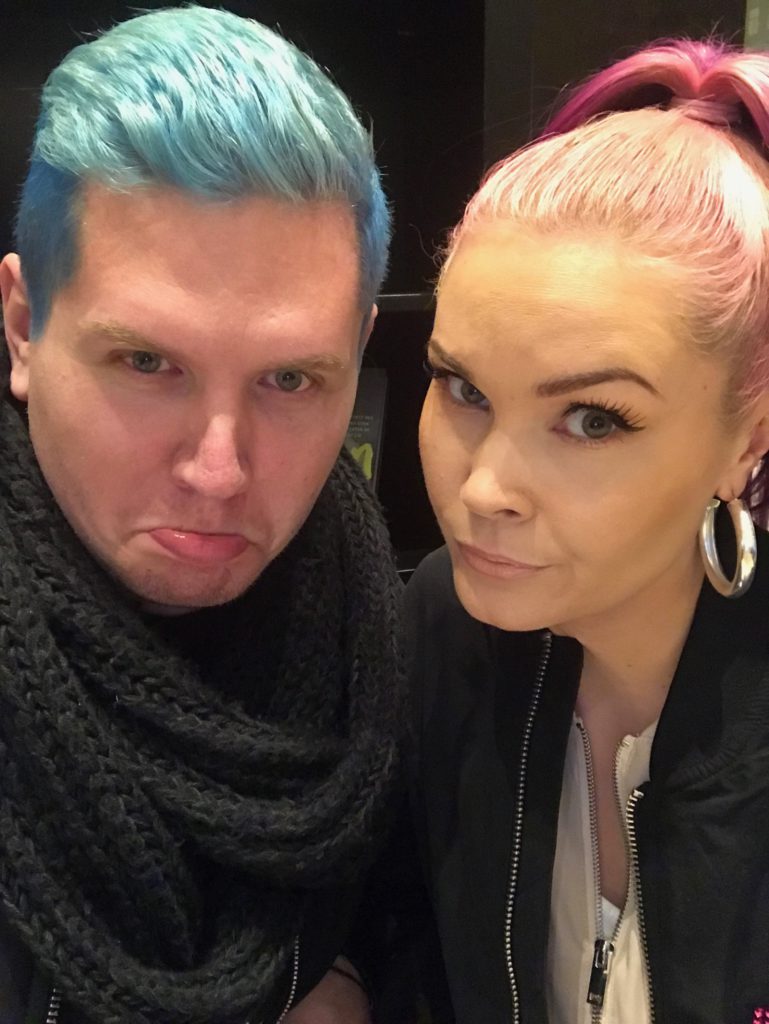 Dinah Nah och hennes manager Tommy är besvikna