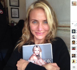 Cameron Diaz, 42, såg så här glad ut när hon la ut den osminkade sanningen om boksläppett. Bild från hennes instagramkonto