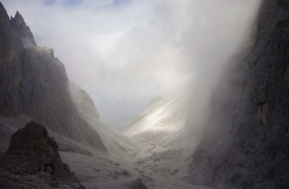 I höstas var jag i Dolomiterna (Ortisei) och vandrade. Här är jag uppe på 3000 meters höjd och det är svinkallt. 