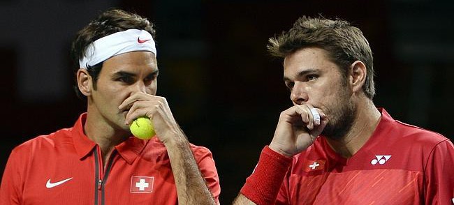 Roger Federer och Stan Wawrinka är kollegor i landslaget – nu slåss de om en finalplats i World Tour Finals.