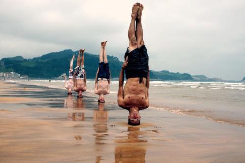 beach-headstand